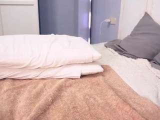 Spicy aneelory on Camsoda Live Now!