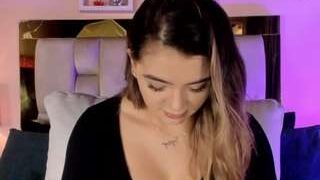 Spicy emma-rossee on Camsoda Live Now!