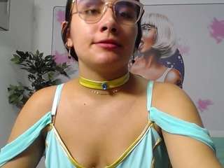 Spicy maylin-horny19 on Camsoda Live Now!
