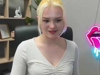 Spicy sweetlilyxo on Camsoda Live Now!