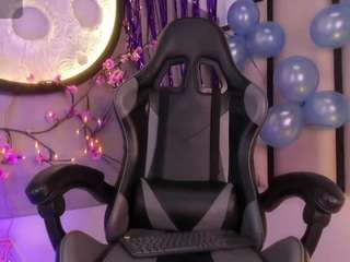 🔥 Spicy bennet-gray on Camsoda Live Now!