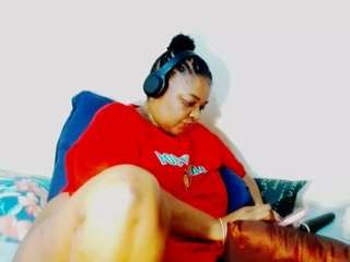 Hot cocoflames75 on Camsoda Live Now!