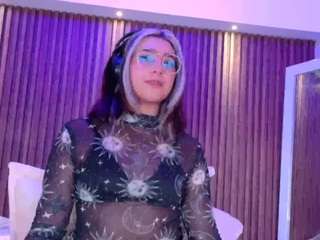 Hot emily-white9 on Camsoda Live Now!