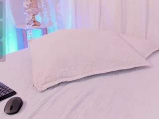 Hot manyaa1 on Camsoda Live Now!