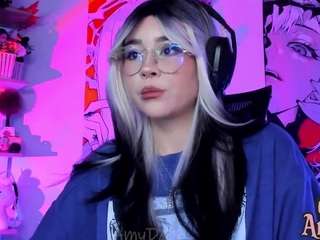 Sexy amydarkk on Camsoda Live Now!