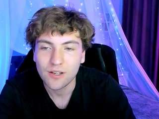 Sexy joseph-bear on Camsoda Live Now!