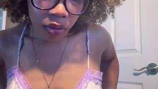 Sexy prettypprincess on Camsoda Live Now!
