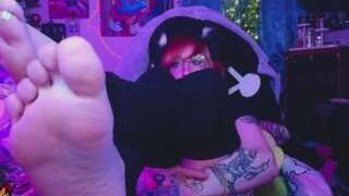 Sexy r2dhoe on Camsoda Live Now!