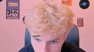 Sexy tyler-wolf on Camsoda Live Now!